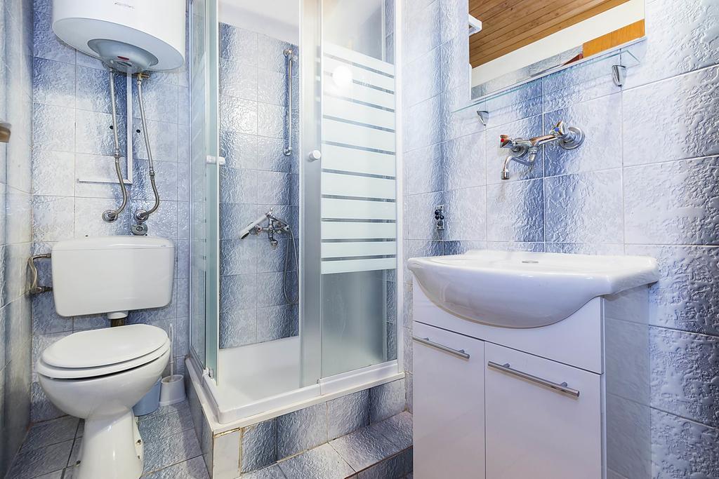 Apartments Draga Sukošan Стая снимка